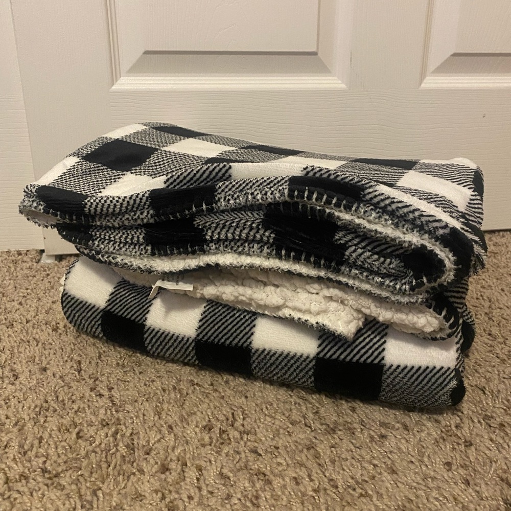 Sherpa throw blanket